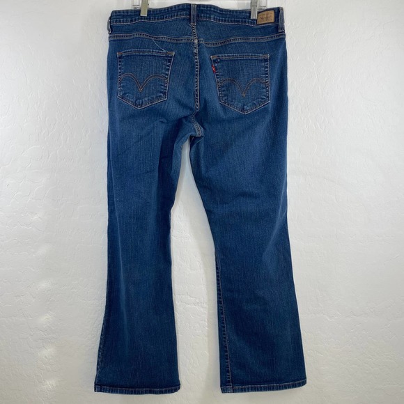 Levi's Women’s 512 Perfectly Shaping Bootcut Jeans 20 - Picture 5 of 9